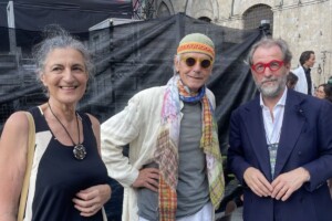 L’attore Premio Oscar Jeremy Irons: “a casa mangio cibo italiano, e bevo vino italiano” L’attore Premio Oscar Jeremy Irons: “a casa mangio cibo italiano, e bevo vino italiano”