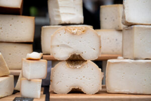 Slow Food: “no a impalcature insostenibili sui formaggi a latte crudo, puntiamo sulla formazione”