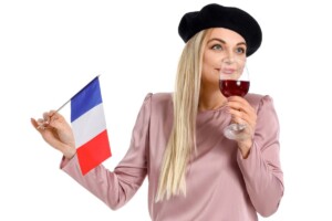 Il vino “simbolo” di Francia più di Parigi: l’enoturismo Oltralpe vale oltre 7 miliardi di euro