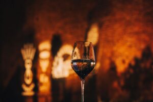 Grandi vini & musica d’autore, il connubio dell’estate nei territori del vino italiano Grandi vini & musica d’autore, il connubio dell’estate nei territori del vino italiano