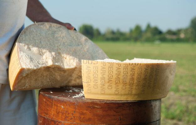 APPENNINI, CONSORZIO PARMIGIANO REGGIANO, FORMAGGI DI MONTAGNA, NICOLA BERTINELLI, PARMIGIANO REGGIANO, PRODOTTO DI MONTAGNA, Non Solo Vino