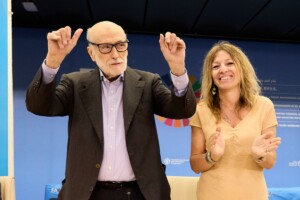 Slow Food: “il cibo riconduce l’uomo alla terra, ma è anche cultura, condivisione, piacere sensuale” Slow Food: “il cibo riconduce l’uomo alla terra, ma è anche cultura, condivisione, piacere sensuale”