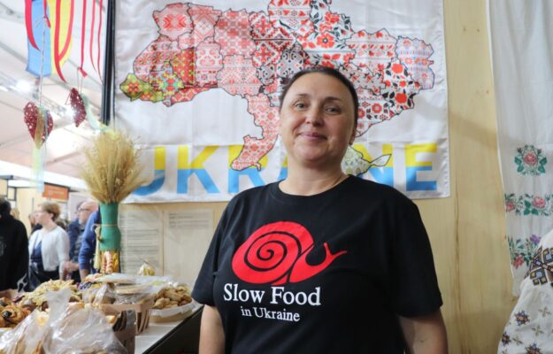 ASSOCIAZIONE RONDINE, CIBO, CITTADELLA DELLA PACE, CONDIVISIONE, Cucina, DIALOGO, GIOVANI, Guerra, SLOW FOOD, TAVOLA, Non Solo Vino