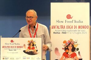 Il cibo nell’“economia della felicità” che studia quello che rende la gente felice e infelice Il cibo nell’“economia della felicità” che studia quello che rende la gente felice e infelice