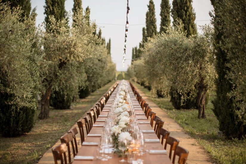 “La Cena nel Viale” di cipressi tra i vigneti della Valpolicella della Cantina Buglioni a San Pietro in Cariano