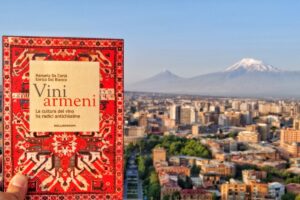 Il libro “Vini Armeni” è un atto d’amore verso la culla della viticoltura, dove tutto è iniziato Il libro “Vini Armeni” è un atto d’amore verso la culla della viticoltura, dove tutto è iniziato