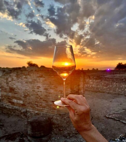 Il Parco Archeologico di Sibari sfondo di “Vinitaly and The City - Calabria in Wine” n . 2 (ph: Facebook/Parchi Archeologici di Crotone e Sibari)