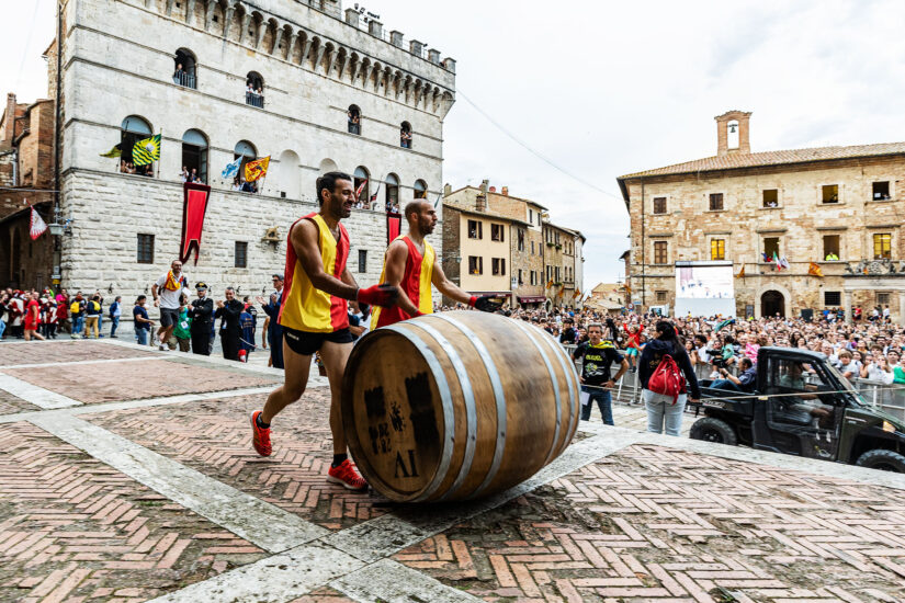Montepulciano, terra del Vino Nobile, del Poliziano e del “Bravìo delle botti”