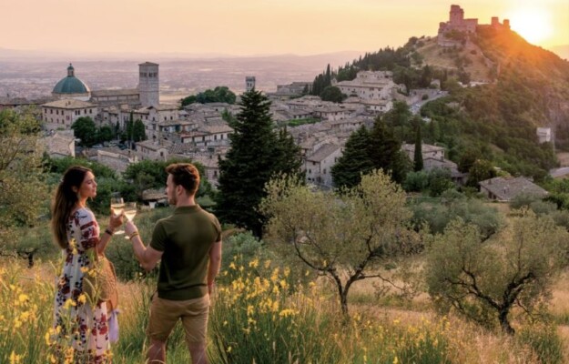 ALISON NAPJUS, AMERICANI, BRUCE SANDERSON, MARVIN R. SHANKEN, UMBRIA, USA, WINE SPECTATOR, Mondo