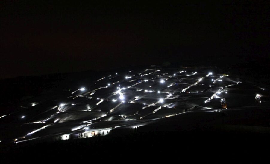A Gibellina, per ammirare con un calice di vino di Tenute Orestiadi il “Cretto” di Burri sotto le stelle