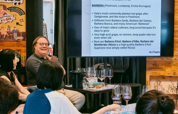 BRUNELLO DI MONTALCINO, CASTIGLION DEL BOSCO, FORMAZIONE, IAN D'AGATA, IAN D’AGATA WINE ACADEMY, MONTALCINO, Italia