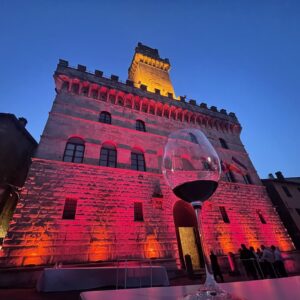 Dal &ldquo;Solstizio d&rsquo;estate&rdquo; con il Vino Nobile a Montepulciano a &ldquo;Tramonto DiVino&rdquo; in Emilia Romagna