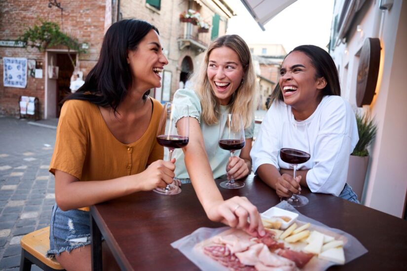 Il cibo è territorio, radici, comunità, socialità ed identità: le parole-chiave della felicità