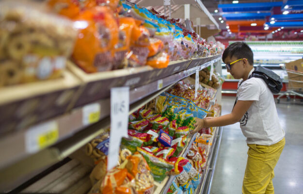 BAMBINI, DENUTRIZIONE, GIOVANI, MALNUTRIZIONE, MARKETING DIGITALE, OBESITA', UNICEF, Non Solo Vino