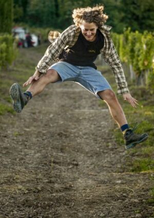 Gen Z e vino, per i giovani è un mondo “troppo tecnico” e hanno “paura di dire cose sbagliate”