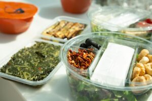 Smart food, la nuova pausa pranzo: insalate e zuppe pronte conquistano gli italiani