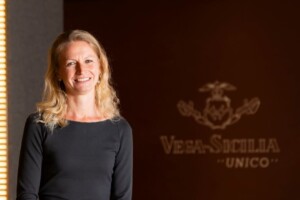 Jessica Julmy è la prima donna alla guida di Tempos Vega Sicilia, icona del vino spagnolo