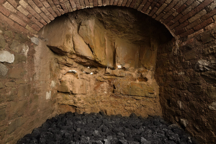 “Vene d’Oro del Pensiero Magmatico” di Bizhan Bassiri