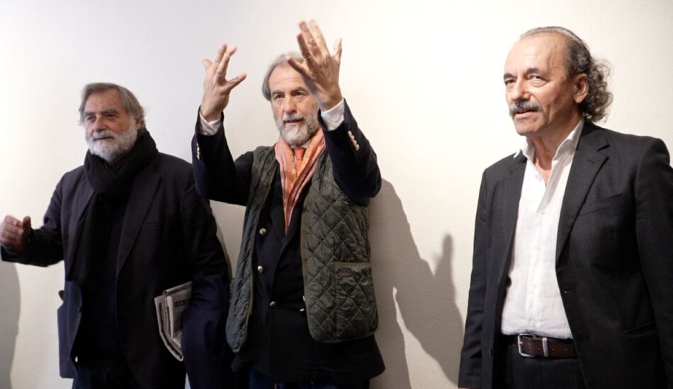 Bizhan Bassiri e Gianluigi Colin, artista e art director del “Corriere della Sera”, con Alessandro Regoli, direttore WineNews 