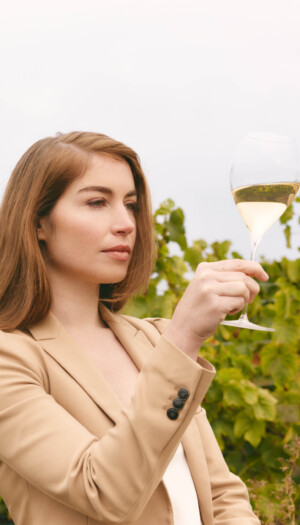 I vertici dello Champagne sono sempre più “rosa”: Caroline Fiot nuova Chef de Caves di Ruinart