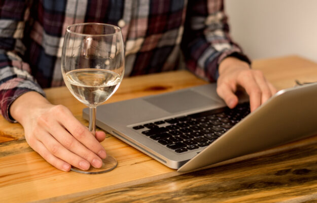 CAMPARI GROUP, E-COMMERCE, GRUPPO CASTEL, LVMH, MOET HENNESSY, TANNICO, Italia
