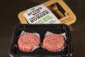 Ue vieta “meat sounding”: Lav denuncia norma ideologica che “ignora gli agricoltori plant-based” Ue vieta “meat sounding”: Lav denuncia norma ideologica che “ignora gli agricoltori plant-based”
