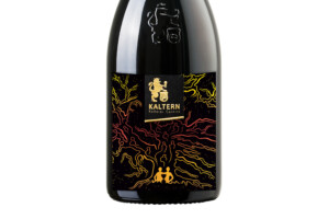 Kellerei Kaltern, Doc Alto Adige Schiava VII Edizione di kunst.stück 2023