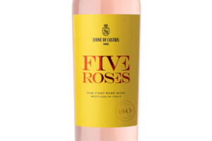 Leone de Castris, Salento Igt Rosato Five Roses 2024 Leone de Castris, Salento Igt Rosato Five Roses 2024