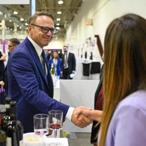 More resources for wine promotion, and more. Announcement by Minister Lollobrigida