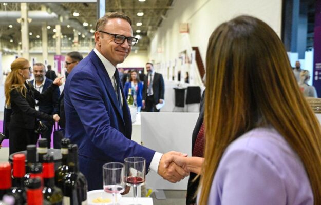 FRANCESCO LOLLOBRIGIDA, ITALIAN TRADE AGENCY, MADE IN ITALY, PROMOZIONE, VINITALY, VINITALY USA, vino, Italia