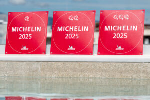 Guida Michelin, arriva la prima selezione mondiale degli hotel. Aspettando una “Rossa” sul vino? Guida Michelin, arriva la prima selezione mondiale degli hotel. Aspettando una “Rossa” sul vino?