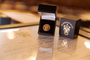 L’Institute of Masters of Wine lancia un’asta di vini con Sotheby’s, per raccogliere fondi L’Institute of Masters of Wine lancia un’asta di vini con Sotheby’s, per raccogliere fondi