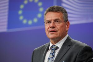 Il Commissario Ue Šefčovič: “stiamo spingendo per eliminare i dazi Usa su vino e alcolici” Il Commissario Ue Šefčovič: “stiamo spingendo per eliminare i dazi Usa su vino e alcolici”