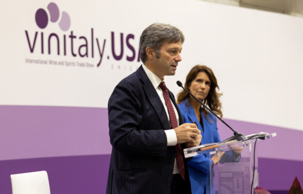 BUYER, CANADA, CHICAGO, EXPORT, ICE, INCOMING, ITALIAN TRADE AGENCY, MADE IN ITALY, MATTEO ZOPPAS, MERCATI, MESSICO, trade, USA, VERONA, VINITALY, VINITALY USA, Mondo