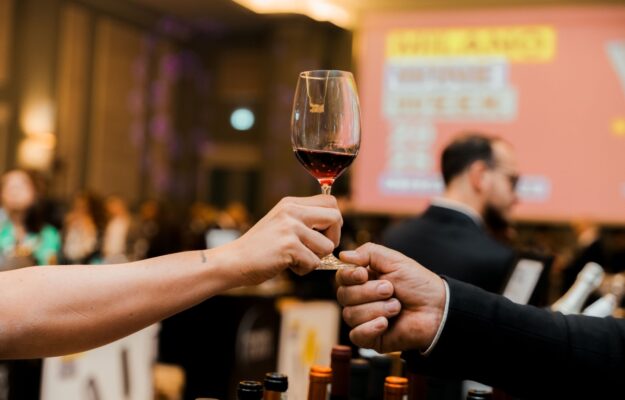 CONSUMI, MILANO WINE WEEK, NIELSENIQ, vino, Italia
