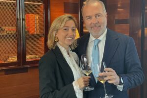 “Con il Barolo, considerato come il vino più importante d’Italia, anche le Langhe sono cresciute” “Con il Barolo, considerato come il vino più importante d’Italia, anche le Langhe sono cresciute”