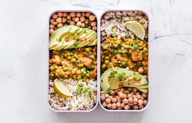 Il 59% degli italiani mangia meno carne: motivazioni principali salute (47%) e sostenibilità (26%) AMBIENTE, ANIMALI, CARNE, CONSUMI, ITALIANI, Proteine alternative, Non Solo Vino