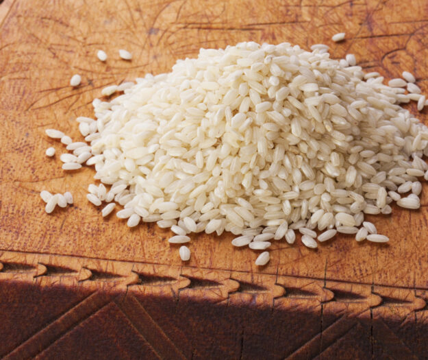 Carnaroli e Arborio a 60-70 centesimi l’etto. Coldiretti: “l’import fa crollare i prezzi del riso”