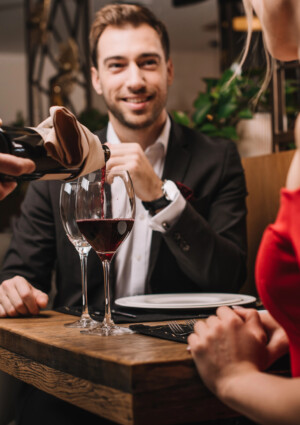 Da &ldquo;uno o due drink al giorno&rdquo; a &ldquo;consumare meno alcol&rdquo; nelle nuove Linee Guida alimentari Usa