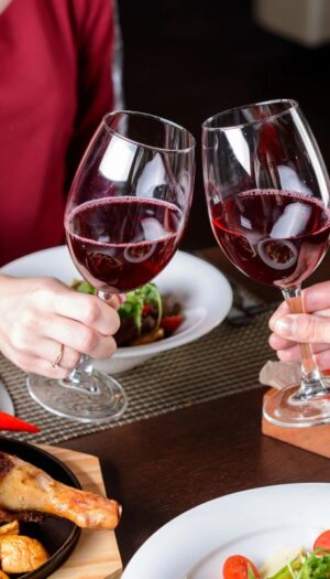 Vino ai pasti e con moderazione: dall’Irvas il decalogo sul consumo responsabile