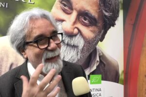 L’addio a Beppe Vessicchio, il più amato direttore d’orchestra italiano, appassionato di vino