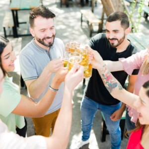 Dalle feste al “Dry January”, gli italiani hanno un approccio più consapevole al consumo di birra