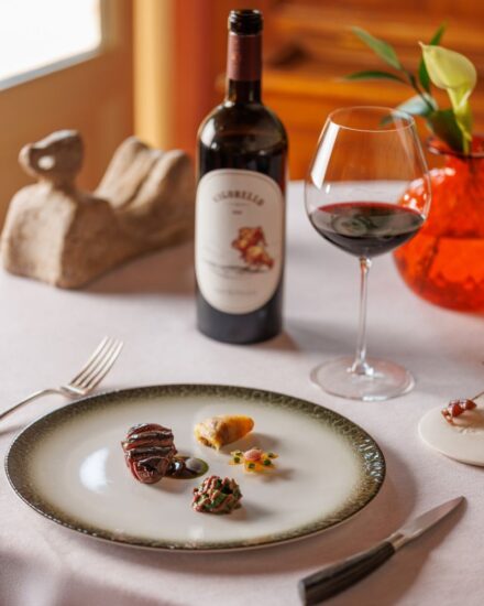 In Chianti Classico a Borgo San Felice il vino accompagna la cucina stellata 