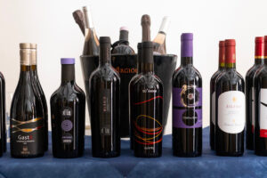 Il Cannonau, rosso “principe” di Sardegna, dalla lunga storia, va “a scuola dai giovani”