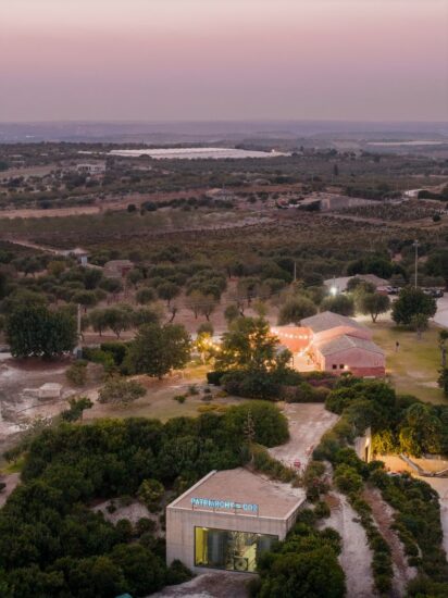 Claire Fontaine - Planeta