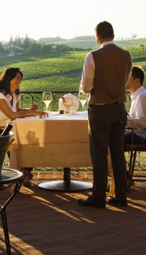 Turismo del vino, nel 2025 il 91% degli enoturisti in Italia ha fatto un “tour tailor-made”