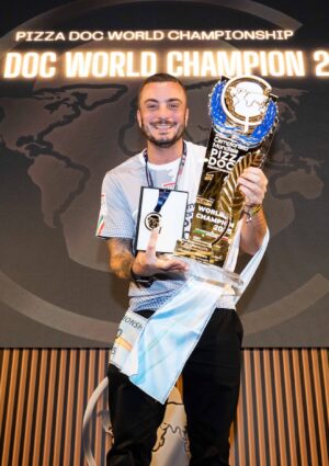 È il napoletano Giuseppe Cutraro (patron del Gruppo Peppe) il miglior pizzaiolo del mondo