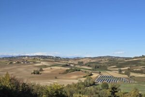 Impianto agrivoltaico nella valle di Altavilla Monferrato: il Comune di Viarigi fa ricorso al Tar