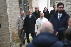 Papa Leone XIV a Montefalco, nel convento che custodiva le antiche piante di Sagrantino 