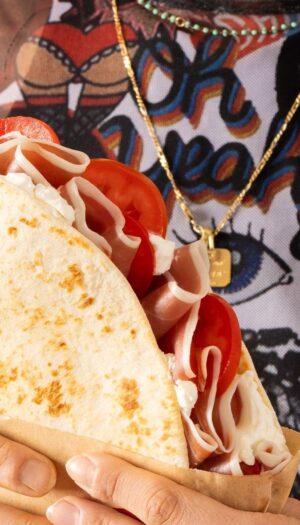 Il cibo più ordinato dagli italiani? La piadina, che conquista anche il secondo posto mondiale